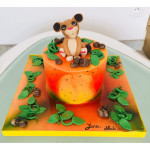 cake design con stampino per biscotti e fogli di pasta di zucchero