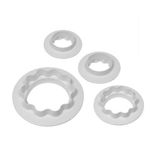 Set di 4 tagliabiscotti rotondi e ondulati