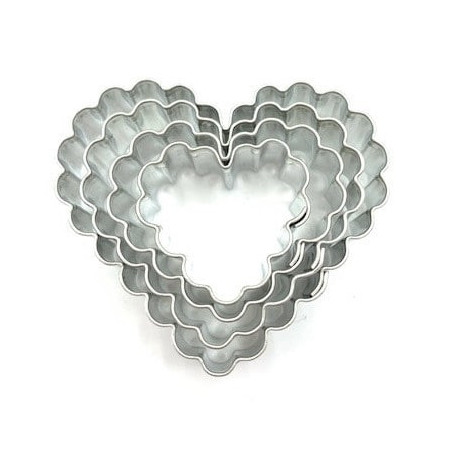 Tagliabiscotti a 4 cuori dentellati