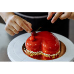torta dal cuore rosso brillante