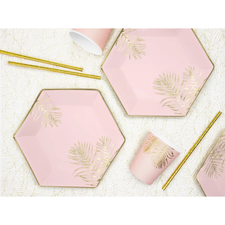 Idea per decorare la tavola in rosa chiaro e oro