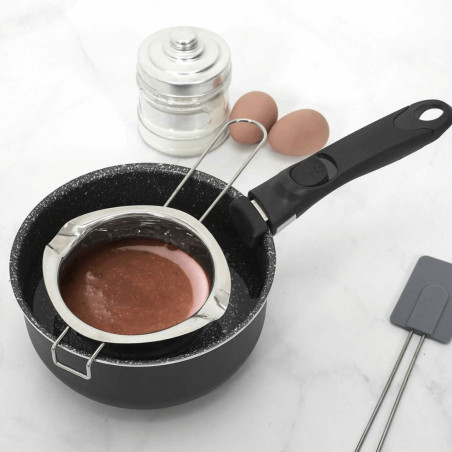 ciotola bagnomaria con cioccolato