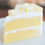 torta colorata con colorante bianco