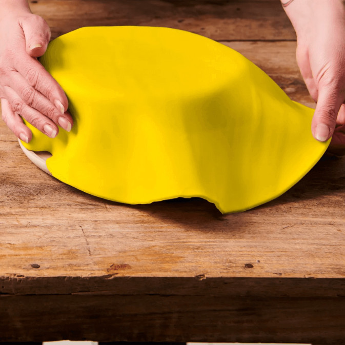pate a sucre a derouler jaune marque funcakes