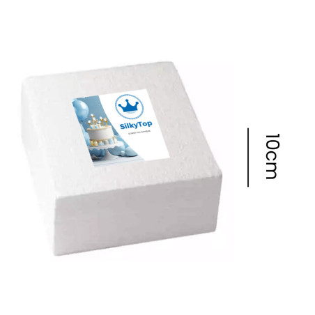 torta fittizia quadrata con superficie setosa alta 10 cm