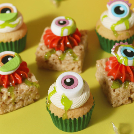 cupcake decorato di halloween con occhio