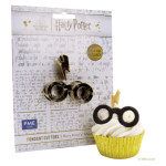 bicchieri con stampino per biscotti e cicatrice con cupcake