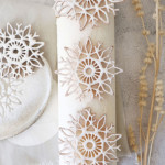 ceppo di Natale bianco con neve commestibile