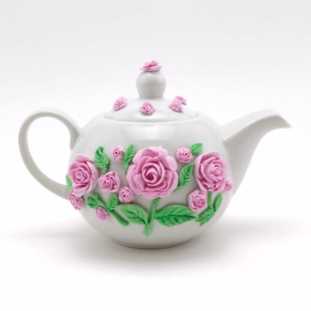 modellazione di rose sulla teiera