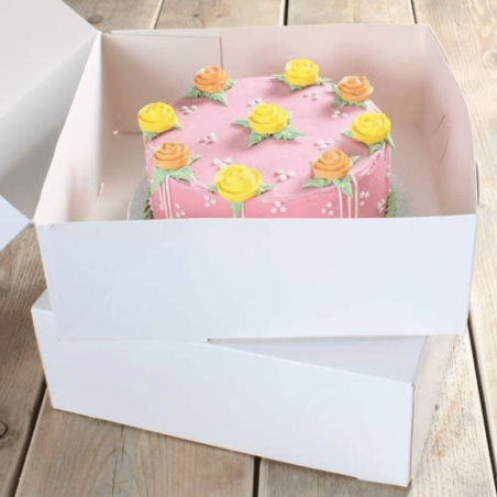 disegno della torta in scatola bianca per torta