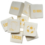 Marshmallow personalizzati a forma di pallone da calcio incisi