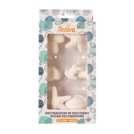 Cake design con 9 conchiglie di zucchero bianco
