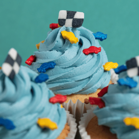 codette di zucchero per decorare cupcake a forma di auto da corsa