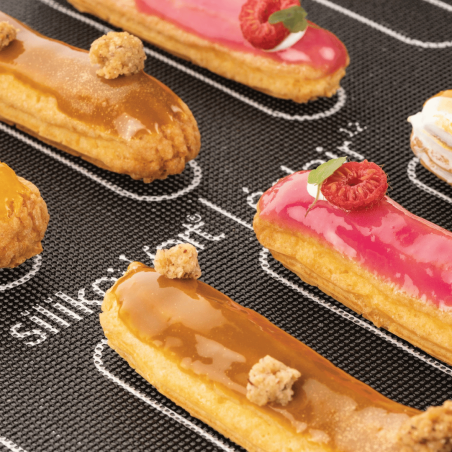 bignè di pasticceria con tappetino in silicone