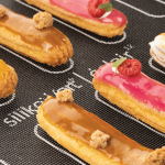 bignè di pasticceria con tappetino in silicone