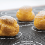 pasta choux con tappetino da pasticceria silikomart