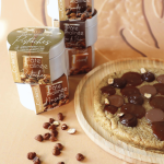 Crema spalmabile al cioccolato e nocciole per farcire le torte
