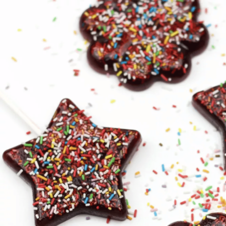 biscotti decorati con finissime codette blu di funcakes