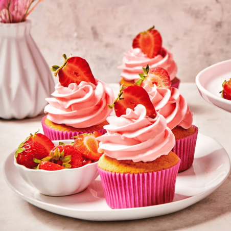Decorazioni per cupcake con il preparato per crema incantata alla fragola di Funcakes