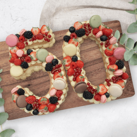 Torta a forma di numero 5 realizzata con stampini Cécoa Paris.