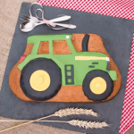 Torta a forma di trattore con stampo antiaderente 3D