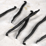 pasta trompe l'oeil a forma di baccelli di vaniglia
